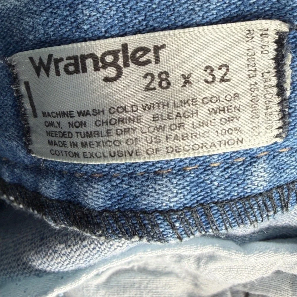 Wrangler Men's Regular Fit Straight Jeans size 28x32 Blue
